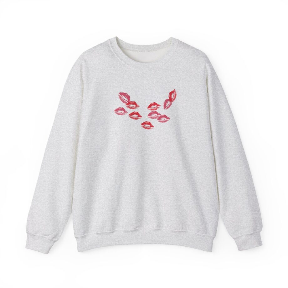 Rosalia Rr Beso Unisex Heavy Blend™ Crewneck Sweatshirt