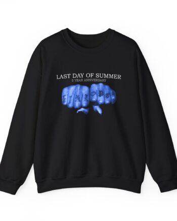 Summer Walker Knuckles Unisex Heavy Blend™ Crewneck Sweatshirt