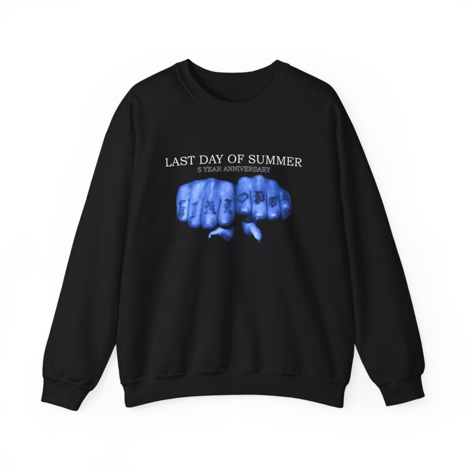 Summer Walker Knuckles Unisex Heavy Blend™ Crewneck Sweatshirt