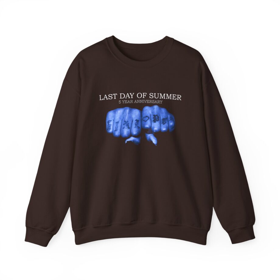 Summer Walker Knuckles Unisex Heavy Blend™ Crewneck Sweatshirt